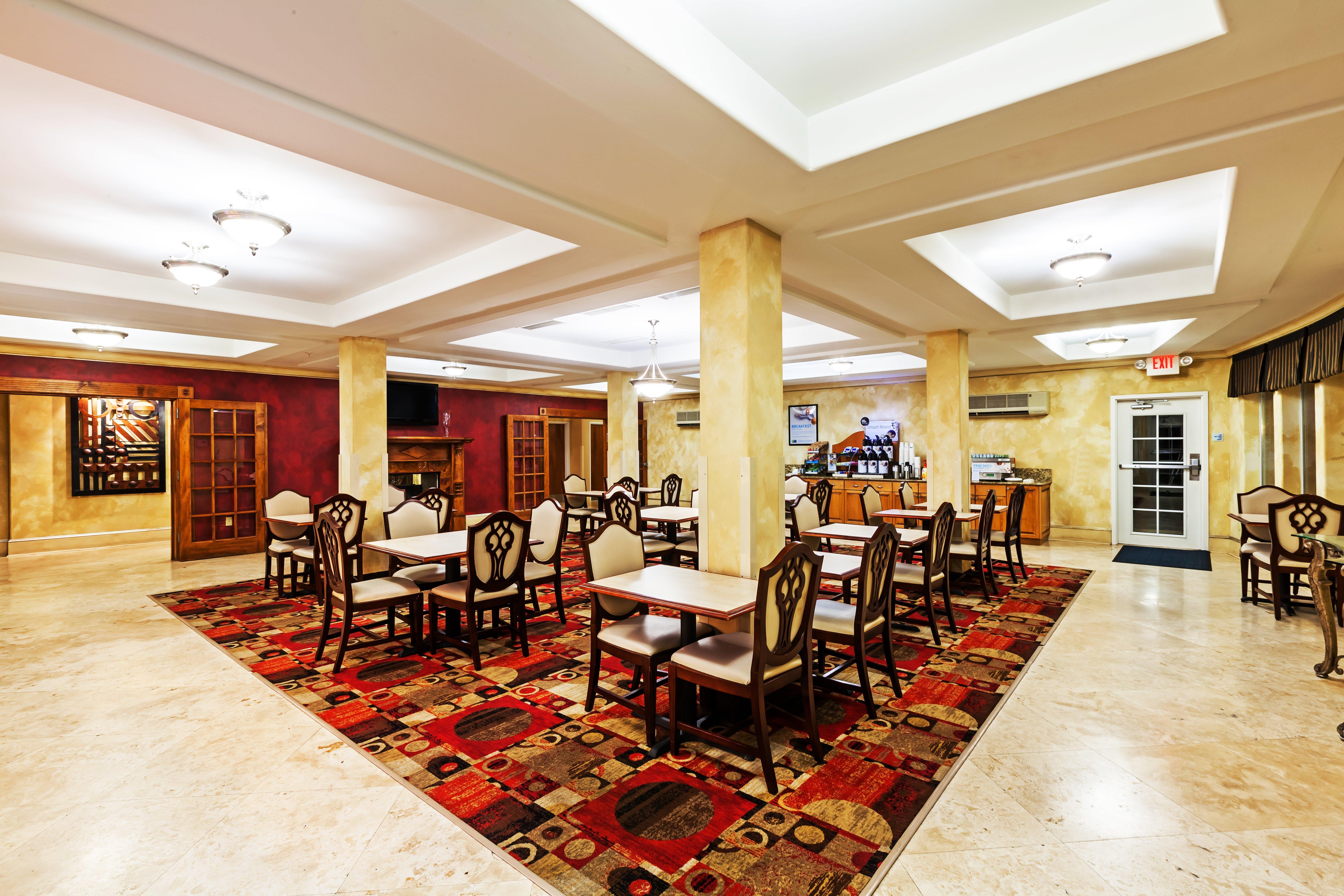 Holiday Inn Express & Suites Lafayette South By Ihg Exterior foto
